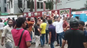 ঢাকা আলিয়া মাদরাসায় ছাত্রদল-শিবিরের দফায় দফায় সংঘর্ষ